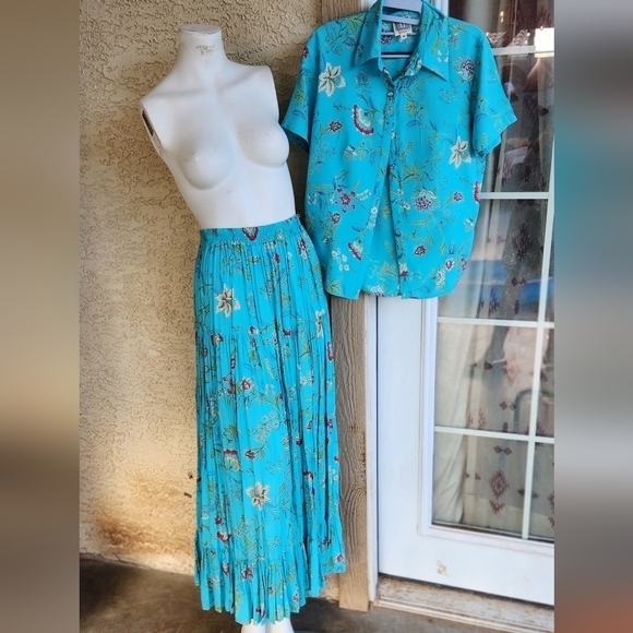 DESERT WEST BY SHERRY HOLT WESTERN OUTFIT - Picture 6 of 9